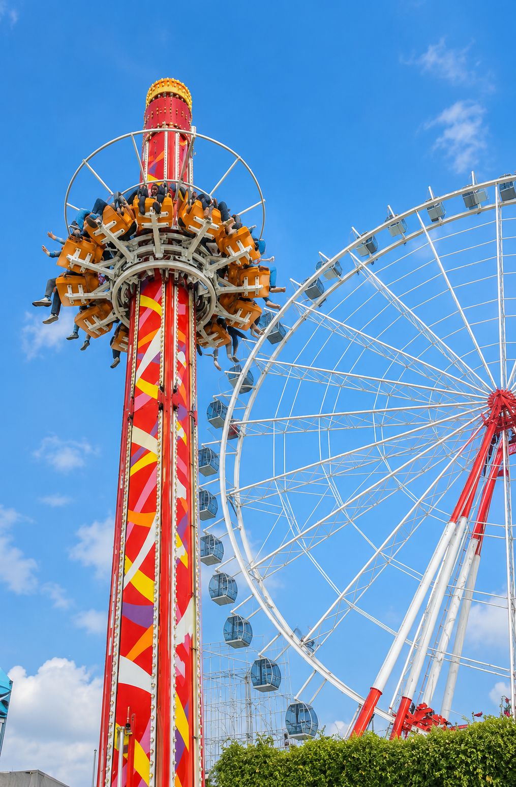 Funscapes-two-rivers-theme-park-drop-tower.jpg